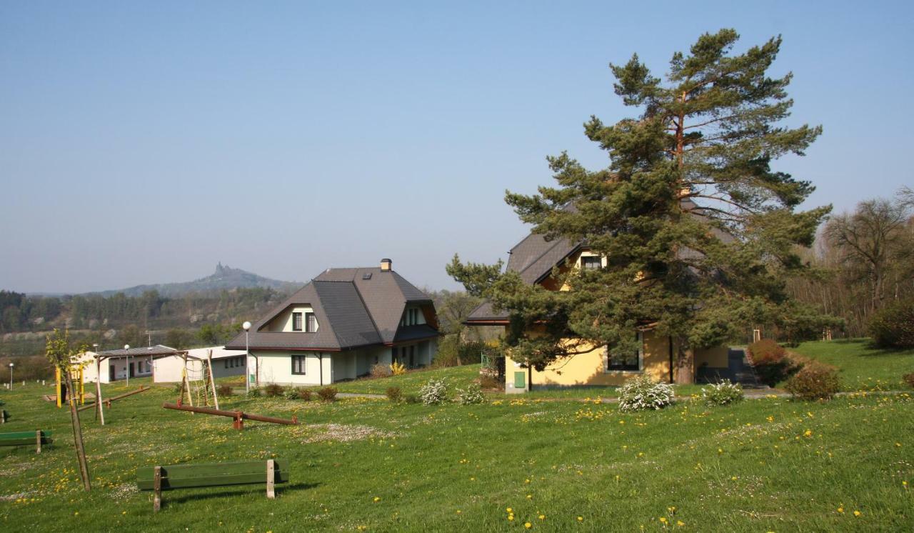 Camping V Raji - Palda Rovensko pod Troskami Екстериор снимка