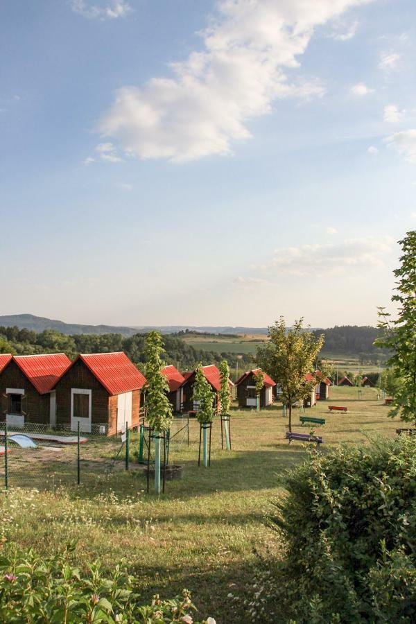 Camping V Raji - Palda Rovensko pod Troskami Екстериор снимка